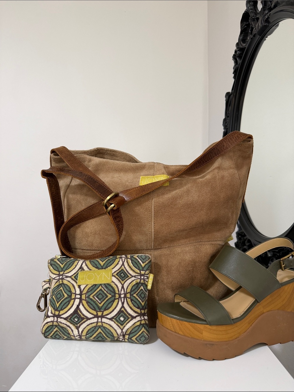 JOYN  Suede/Leather Shoulder Bag in Caramel and wristlet 🎀🎀🎀